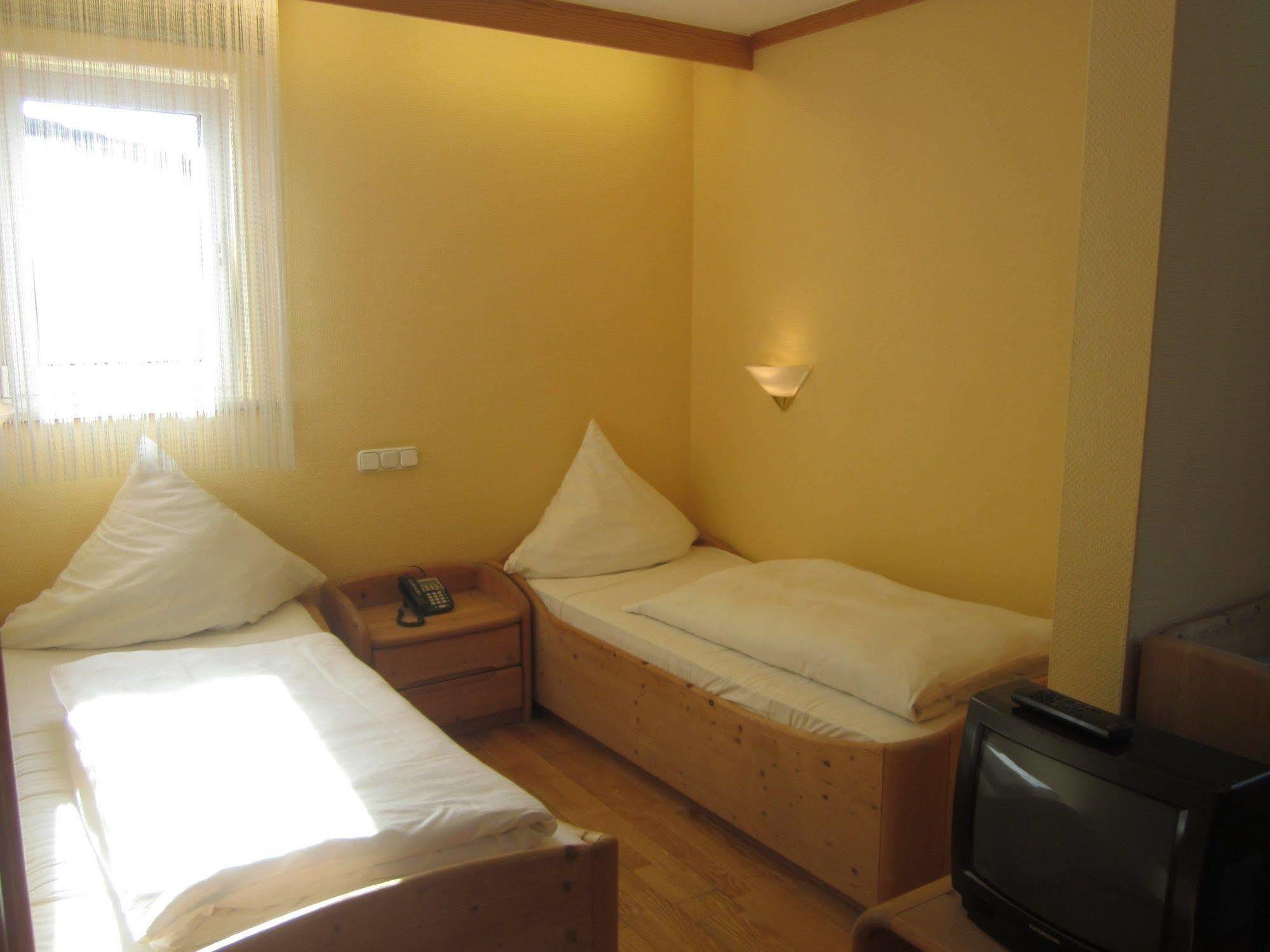 Landgasthof Goldene Rose Grub am Forst 외부 사진